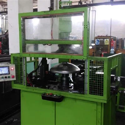 লাইনার ট্যাংক ঘূর্ণমান কাটিং মেশিন